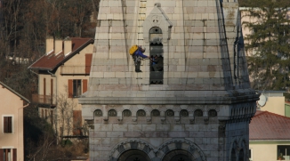 Travaux acrobatiques à la Cathédrale de Gap